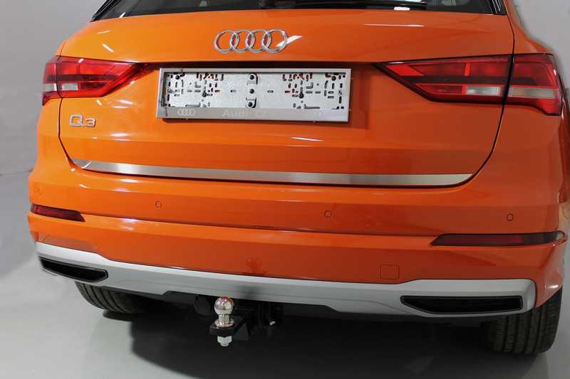 

Накладка на заднюю дверь TCC AUDIQ319-03 Audi Q3 2019-, Q3