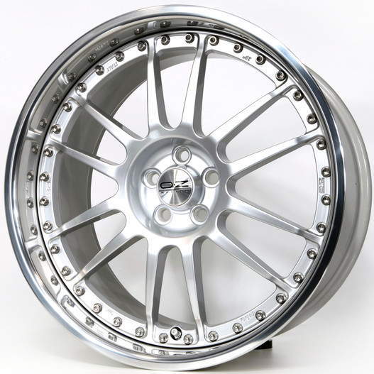 

Диск колесный OZ Superleggera III Forget 8,5xR19 5x120 ET59 ЦО70,2 серебристый W2104402680