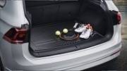 Коврик багажника (пластиковый, с разными вариантами пола багажника) VAG 5NA061161 для Volkswagen Tiguan 2017-